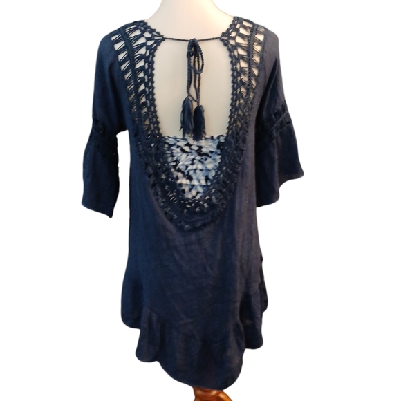 Calvin Klein Blue/White Lynx One-Piece Swimsuit and Blue Cover-Up - Picture 13 of 15